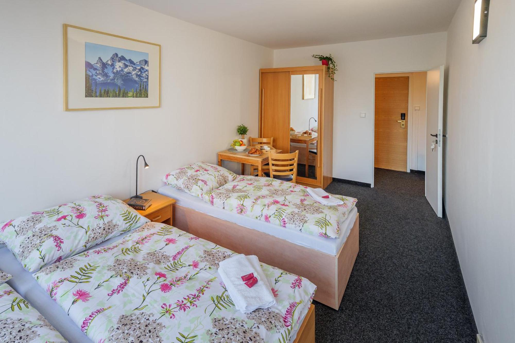 Cooliving Hostel Prague Ngoại thất bức ảnh